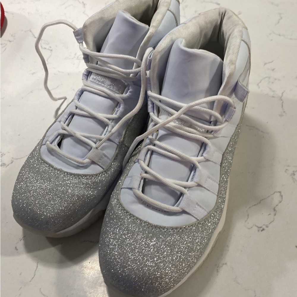 Nike Air Jordan 11 Retro Shoes in White/Vast Grey/Metallic Silver